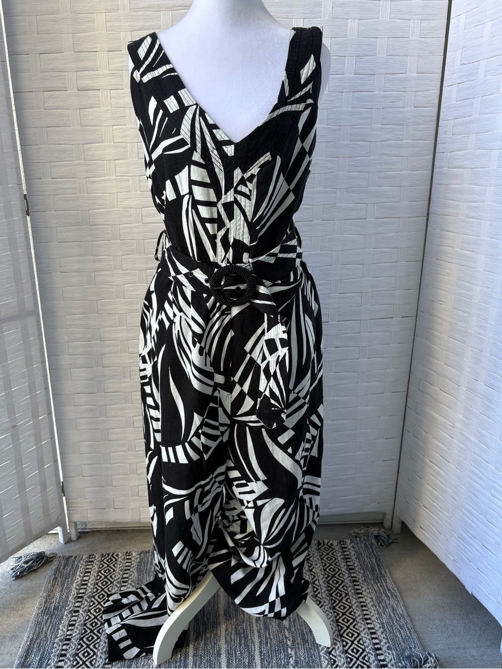 Tahari Size 12 Black White Jumpsuit with Belt Smocked Back V Neck Sleeveless